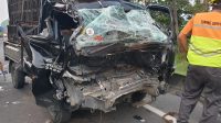 Ngantuk Berakibat Vatal, Ditlantas Polda Banten Evakuasi Korban Kecelakaan Mobil